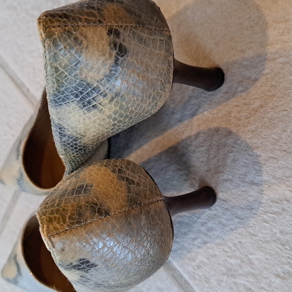 Preview International Metalic Snake Print Leather Pumps - Picture 9 of 9